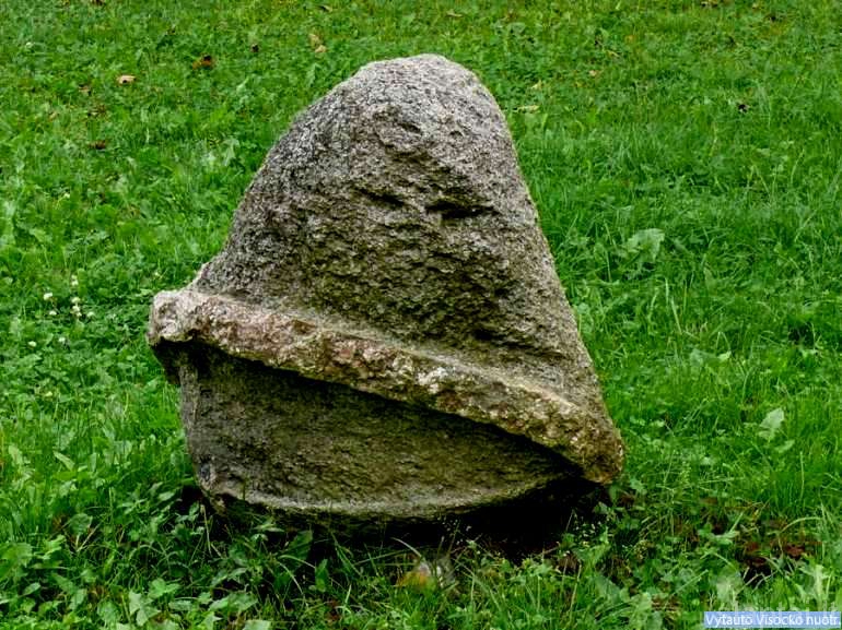 A. Sereičiko akmuo, primenantis žmogų  